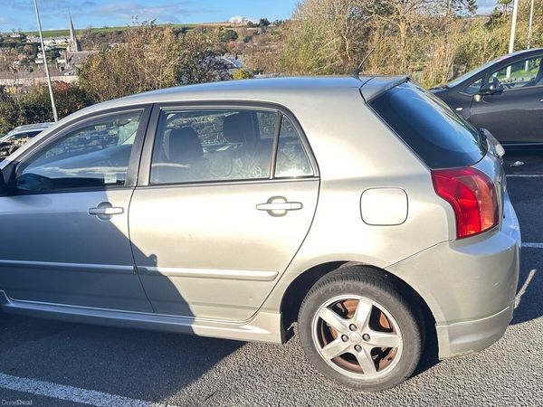 Toyota Corolla Hatchback, Diesel, 2006, Silver