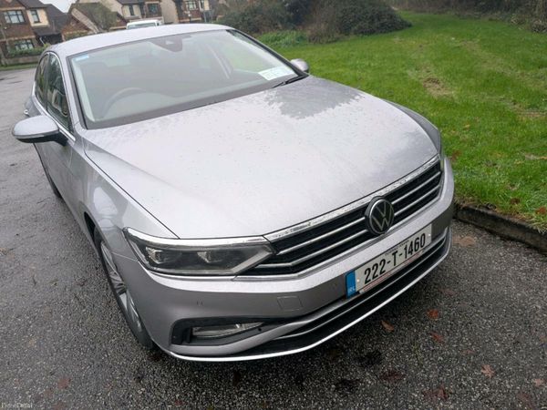 Volkswagen Passat Saloon, Diesel, 2022, Silver