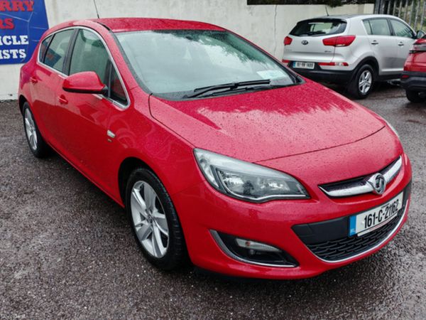 Vauxhall Astra Hatchback, Petrol, 2016, Red