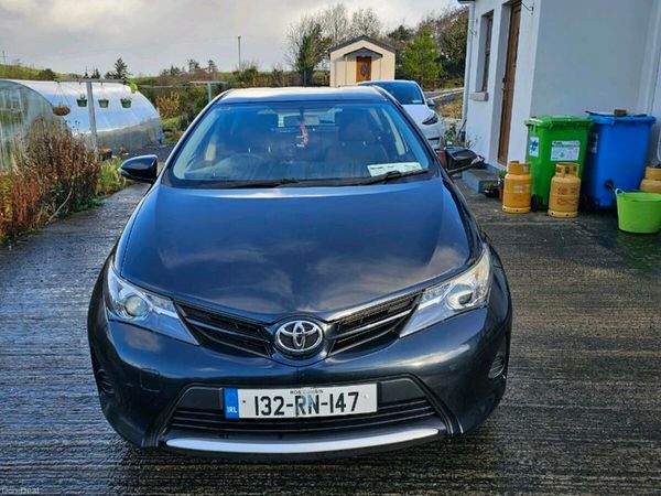 Toyota Auris Hatchback, Diesel, 2013, Black