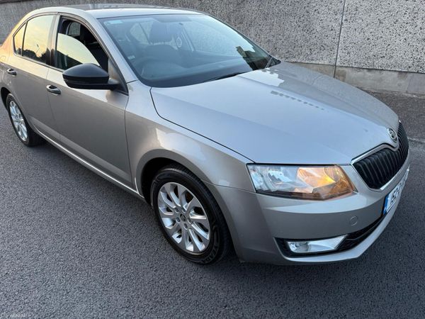 Skoda Octavia Saloon, Diesel, 2015, Beige