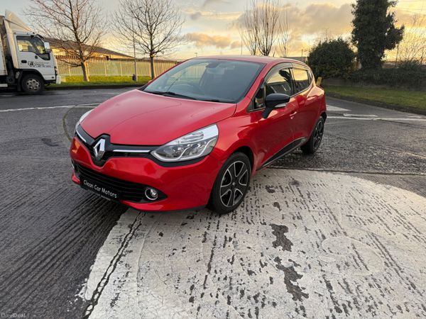 Renault Clio Hatchback, Petrol, 2016, Red