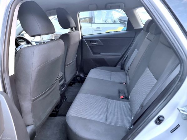 Toyota Auris Estate, Diesel, 2013, Silver