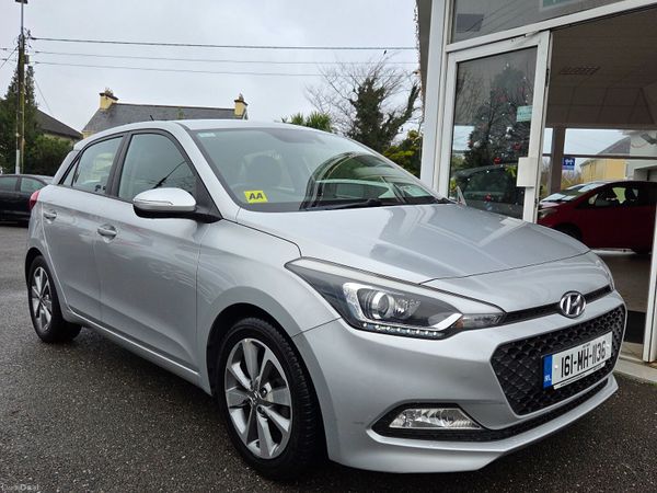 Hyundai i20 Hatchback, Petrol, 2016, Silver