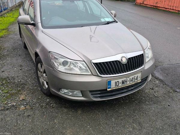 Skoda Octavia Hatchback, Diesel, 2010, Beige