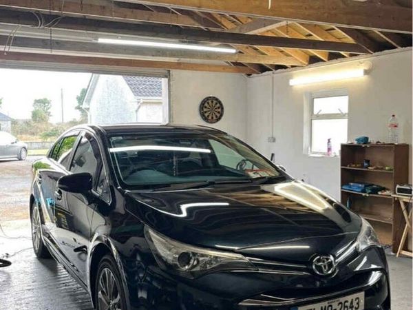 Toyota Avensis Saloon, Diesel, 2017, Grey