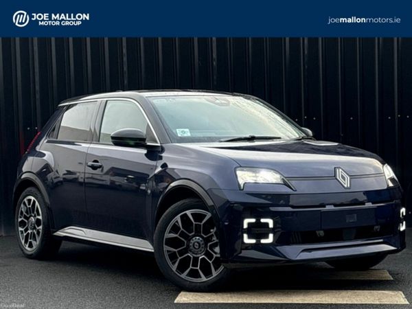 Renault 5 Hatchback, Electric, 2026, Blue