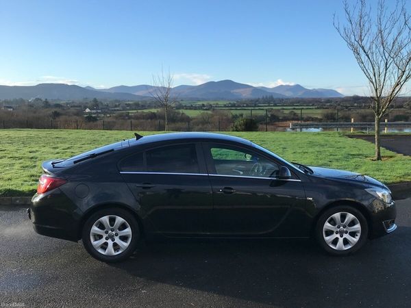 Opel Insignia Hatchback, Diesel, 2014, Black