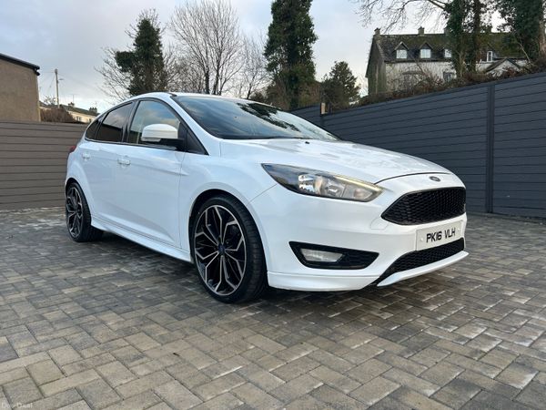 Ford Focus Hatchback, Diesel, 2016, White