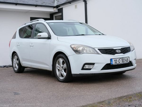 Kia Ceed MPV, Diesel, 2012, White