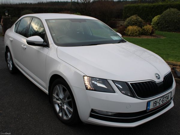 Skoda Octavia Saloon, Diesel, 2019, White