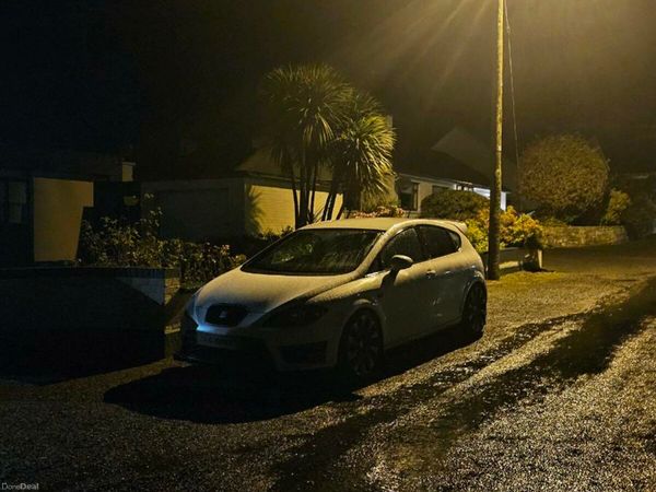 SEAT Leon Hatchback, Diesel, 2011, White