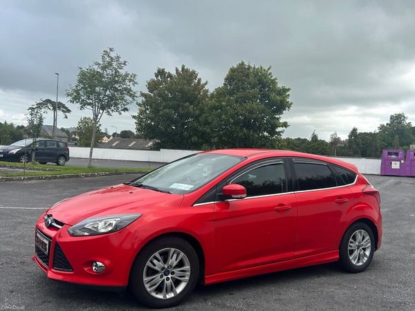 Ford Focus Hatchback, Diesel, 2014, Red