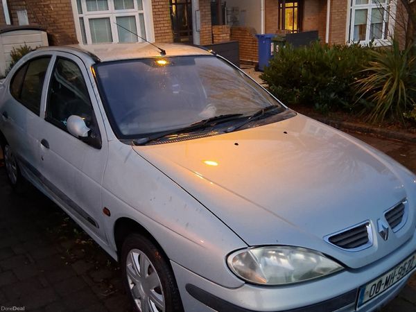 Renault Megane Saloon, Petrol, 2000, Grey