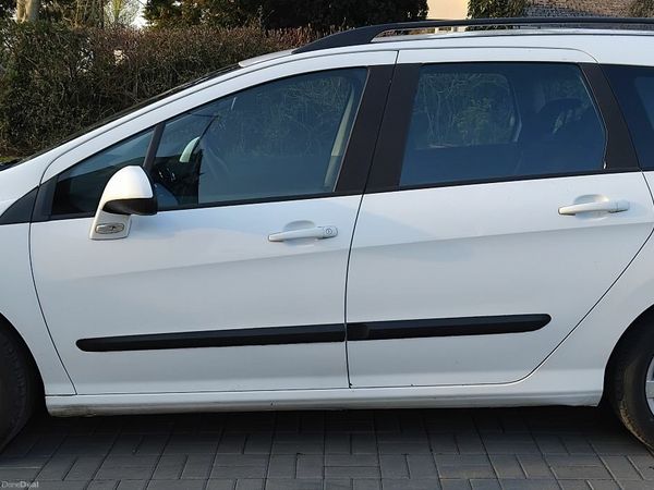 Peugeot 308 Estate, Diesel, 2012, White