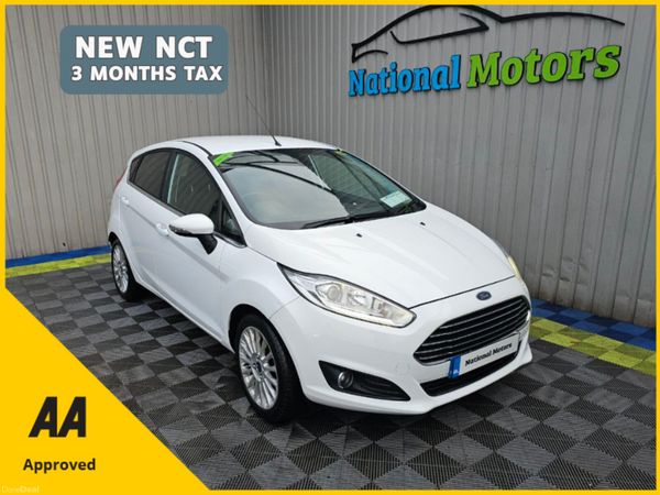 Ford Fiesta Hatchback, Petrol, 2015, White