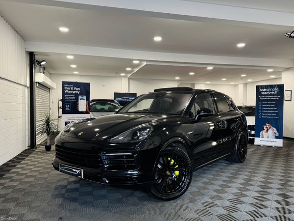 Porsche Cayenne SUV, Petrol Plug-in Hybrid, 2019, Black
