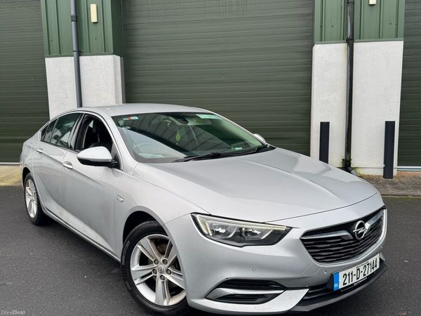 Opel Insignia Hatchback, Diesel, 2021, Grey