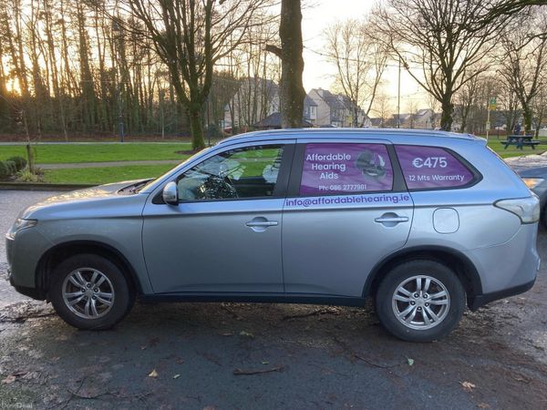 Mitsubishi Outlander SUV, Diesel, 2015, Silver