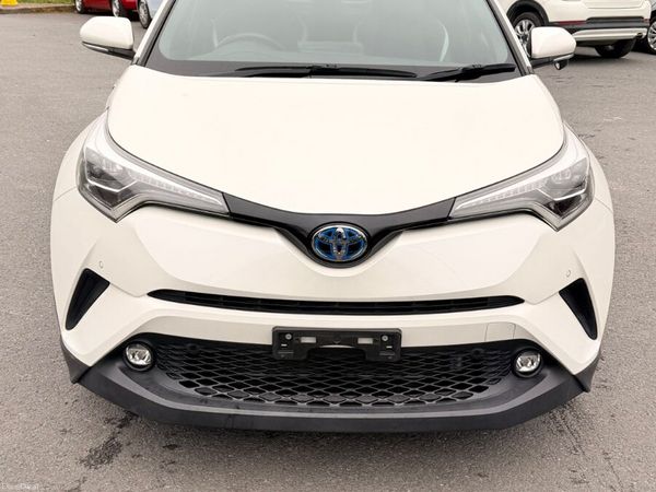Toyota C-HR SUV, Petrol Hybrid, 2019, White