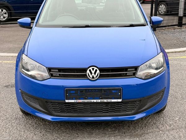 Volkswagen Polo Hatchback, Petrol, 2014, Blue