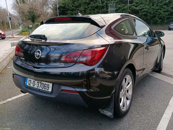 Opel Astra Hatchback, Diesel, 2012, Black