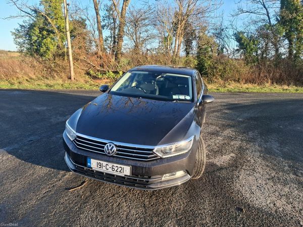 Volkswagen Passat Saloon, Diesel, 2019, Grey