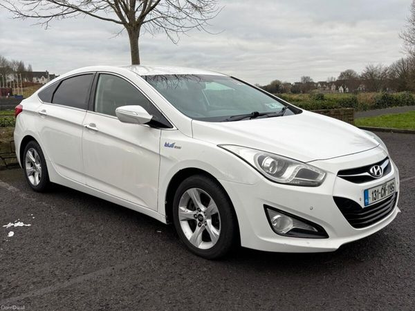 Hyundai i40 Saloon, Diesel, 2013, White