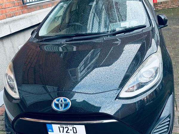 Toyota Aqua Hatchback, Petrol Hybrid, 2017, Black