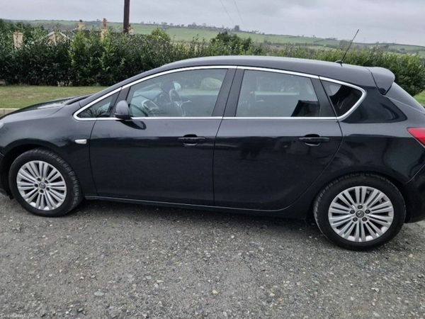 Vauxhall Astra Hatchback, Diesel, 2014, Black