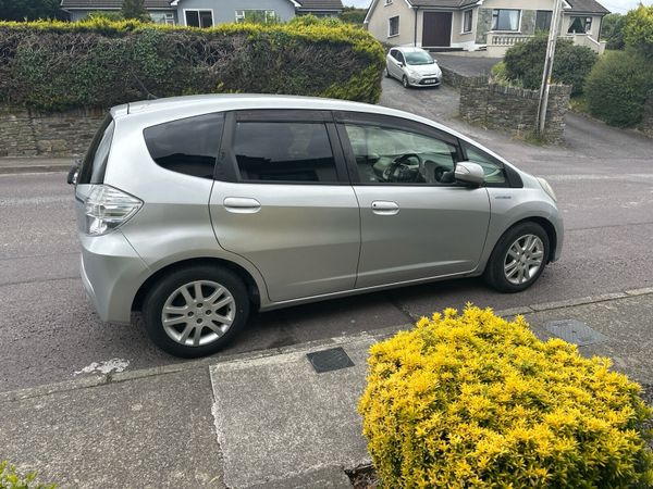Honda Fit Hatchback, Petrol Hybrid, 2013, Silver