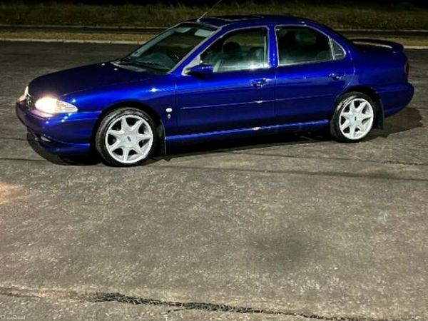 Ford Mondeo Saloon, Petrol, 1996, Blue