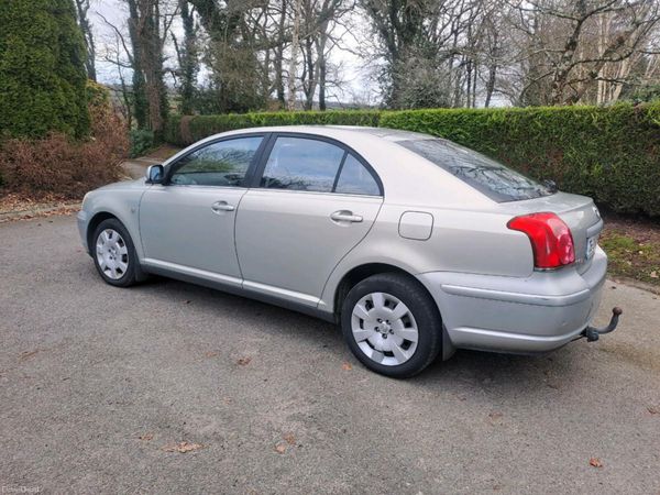 Toyota Avensis Hatchback, Petrol, 2006, Green