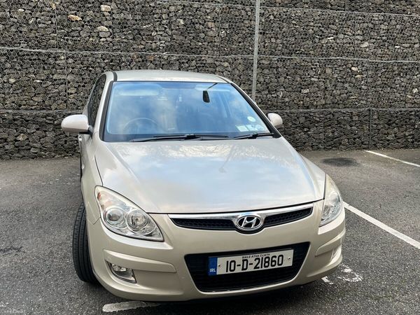 Hyundai i30 Hatchback, Diesel, 2010, Silver
