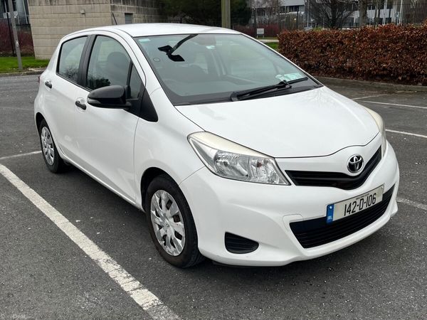 Toyota Yaris Hatchback, Petrol, 2014, White