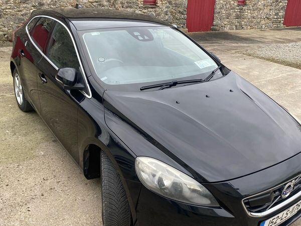 Volvo V40 Hatchback, Diesel, 2015, Black