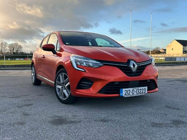 Renault Clio Hatchback, Petrol, 2021, Orange
