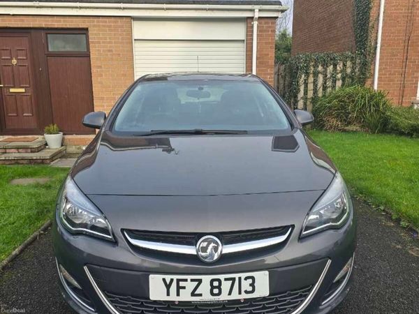 Vauxhall Astra Hatchback, Petrol, 2015, Grey