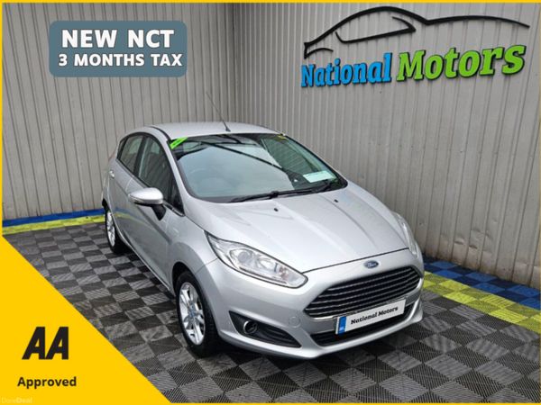 Ford Fiesta Hatchback, Petrol, 2016, Silver