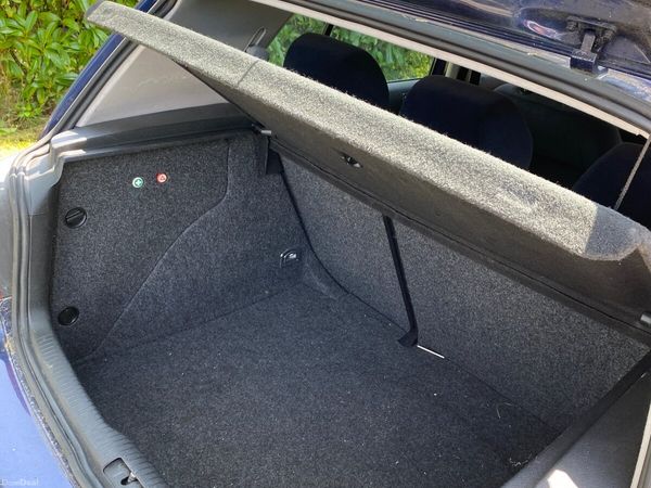 Volkswagen Golf Hatchback, Petrol, 2003, Blue