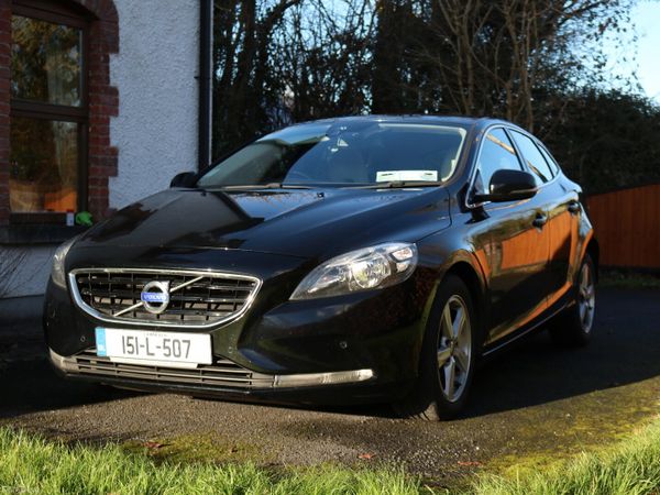 Volvo V40 Hatchback, Diesel, 2015, Black