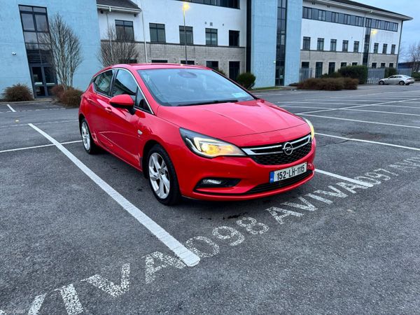 Opel Astra Hatchback, Diesel, 2015, Red