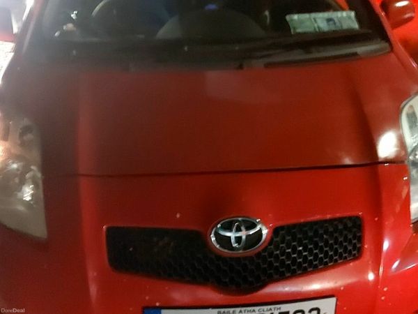 Toyota Vitz Hatchback, Petrol, 2006, Red