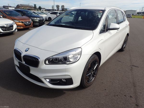 BMW 2-Series Estate, Petrol Plug-in Hybrid, 2016, White
