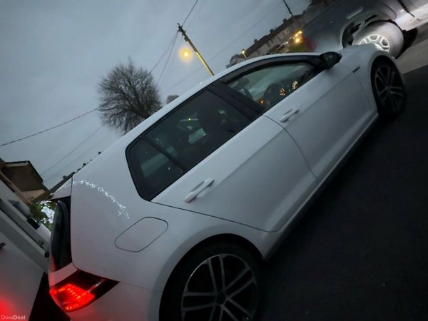 Volkswagen Golf Hatchback, Diesel, 2014, White