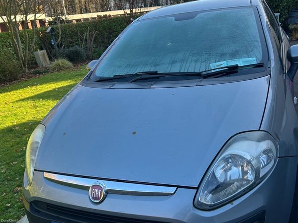 Fiat Punto Hatchback, Diesel, 2012, Grey