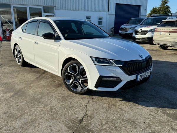 Skoda Octavia Saloon, Diesel, 2024, White