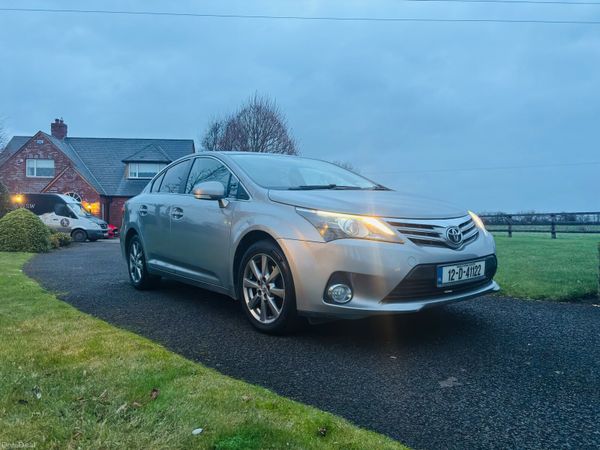Toyota Avensis Saloon, Diesel, 2012, Grey