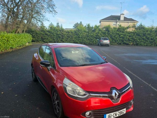 Renault Clio Hatchback, Petrol, 2016, Red