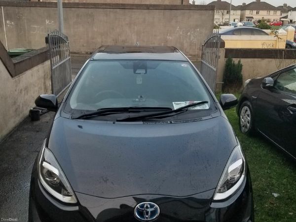 Toyota Aqua Hatchback, Petrol Hybrid, 2019, Black